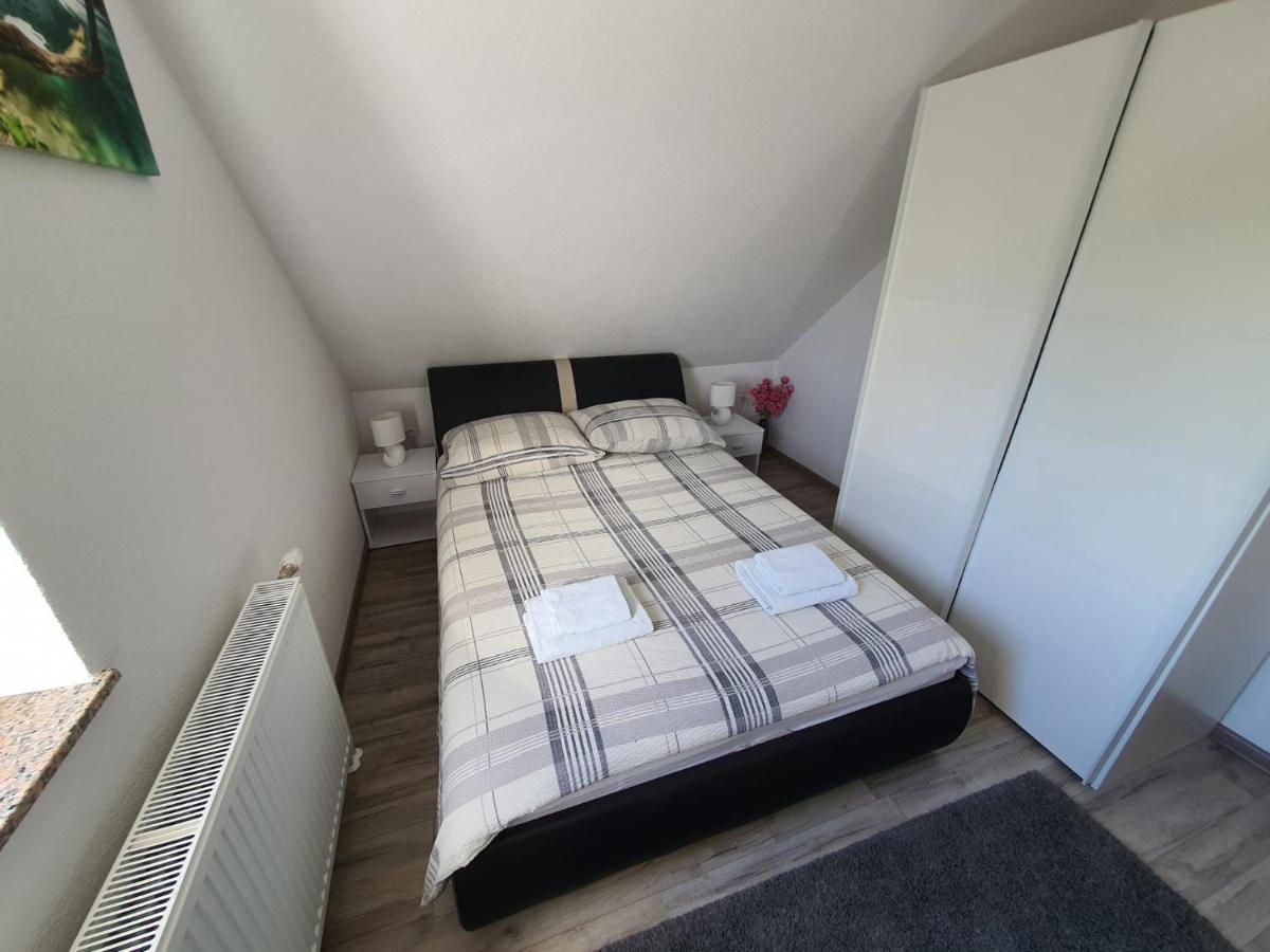 Apartments Sertic 4 Stars Poljanak Buitenkant foto
